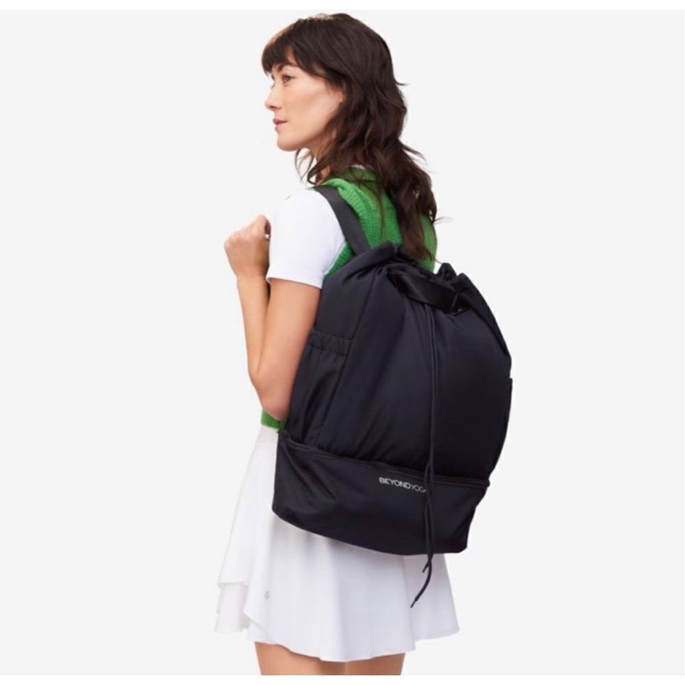 Beyond Yoga black convertible travelcore gym bag
